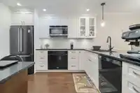 111 1785 MARTIN DRIVE - thumbnail 6