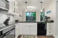 111 1785 MARTIN DRIVE - thumbnail 7