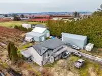 3885 152 STREET - thumbnail 2