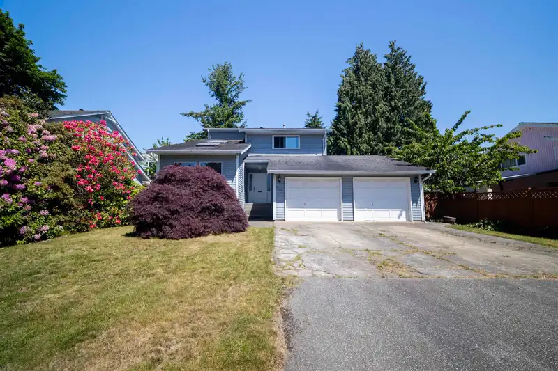 16097 10 AVENUE - photo 1 of 20