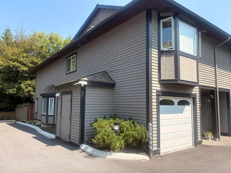 29 1828 LILAC DRIVE - photo 1 of 40