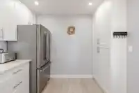 402 1785 MARTIN DRIVE - thumbnail 12