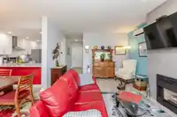 402 1785 MARTIN DRIVE - thumbnail 5