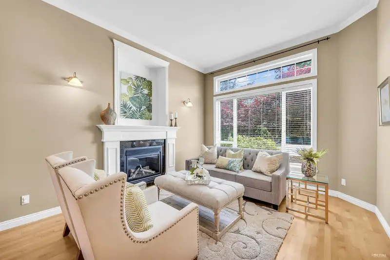 2347 150 STREET - photo 4 of 30