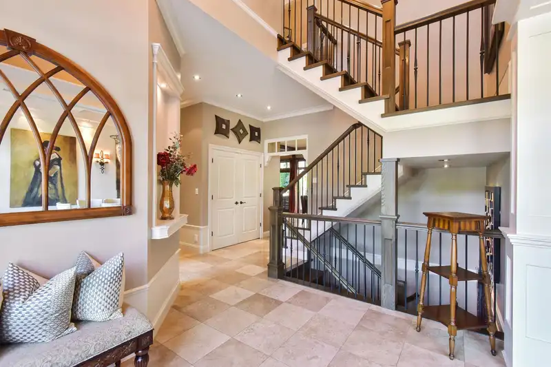 14353 33 AVENUE - photo 3 of 40