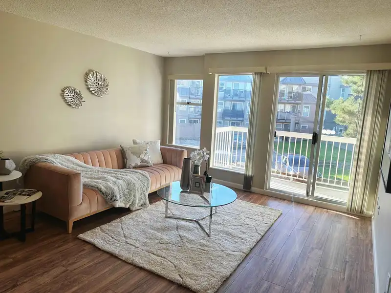 208 1860 E SOUTHMERE CRESCENT - photo 1 of 28