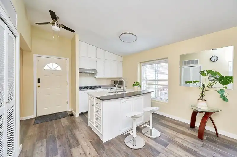 67 1400 164 STREET - photo 4 of 40