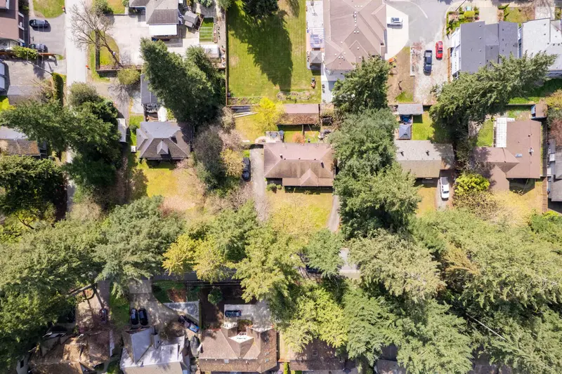 21310 124 AVENUE - photo 2 of 13