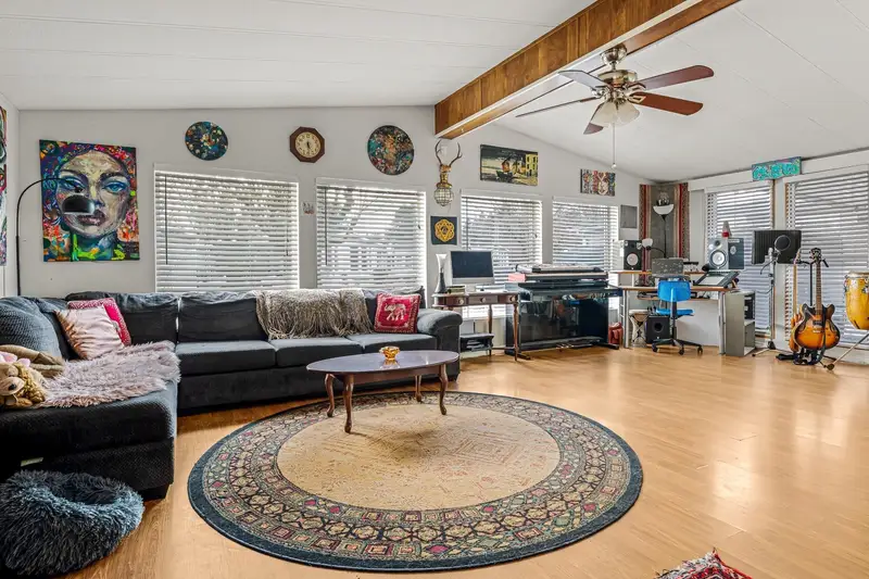 31 145 KING EDWARD STREET - photo 2 of 25