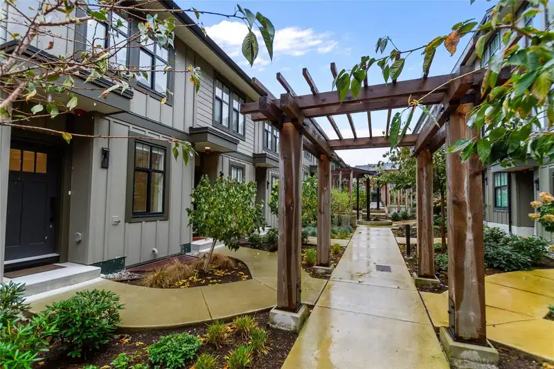 31 2350 165 STREET - photo 1 of 25