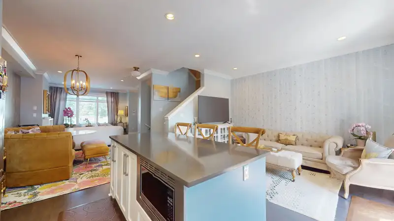 16428 25 AVENUE - photo 4 of 39