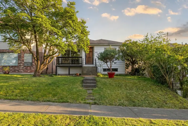 2580 E 19TH AVENUE - photo 1 of 25