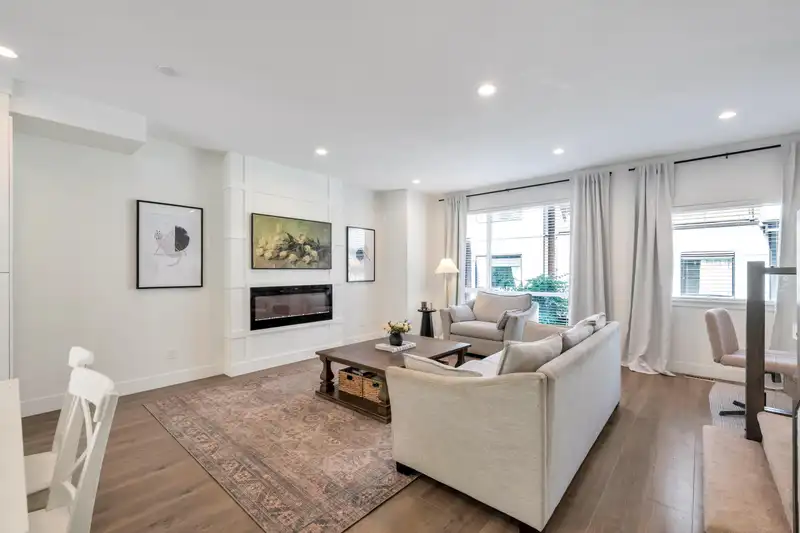 44 15688 28 AVENUE - photo 4 of 25