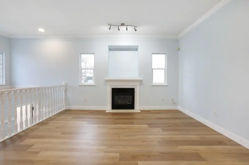 2988 SCHOOL AVENUE - photo 3 of 25