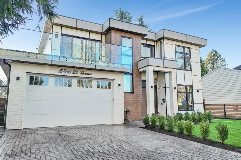 15496 22 AVENUE - photo 1 of 40