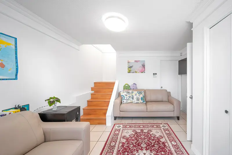 6626 INVERNESS STREET - photo 2 of 25