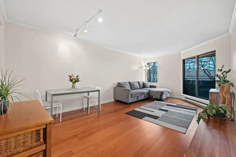 308 1476 W 10TH AVENUE - photo 2 of 25