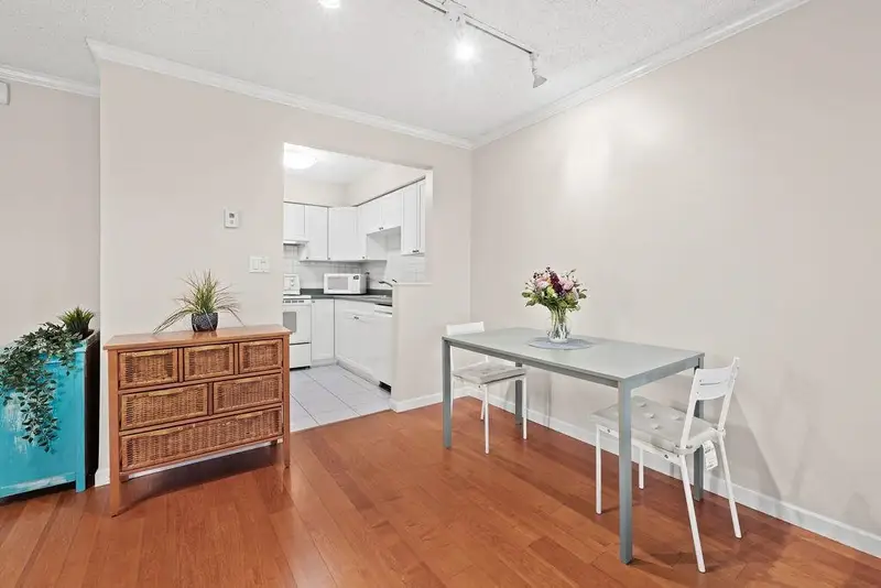 308 1476 W 10TH AVENUE - photo 3 of 25