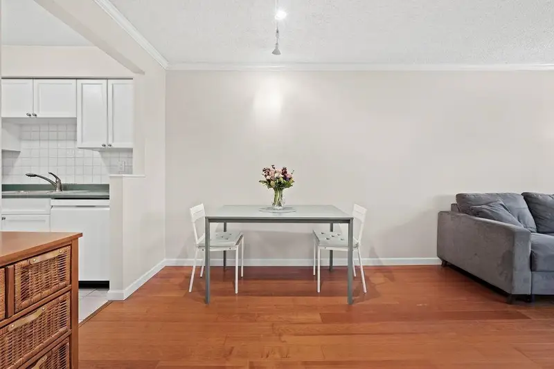 308 1476 W 10TH AVENUE - photo 4 of 25