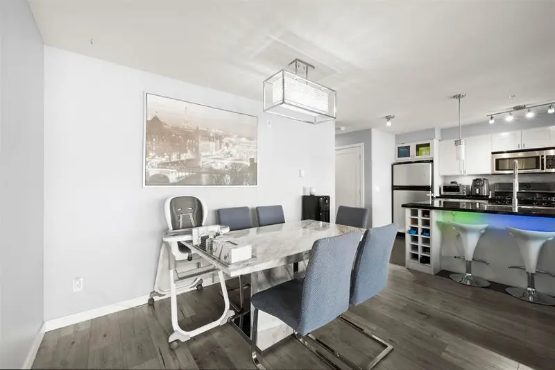 317 405 SKEENA STREET - photo 4 of 24