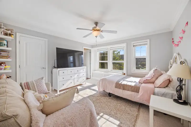 17433 1 AVENUE - photo 4 of 21