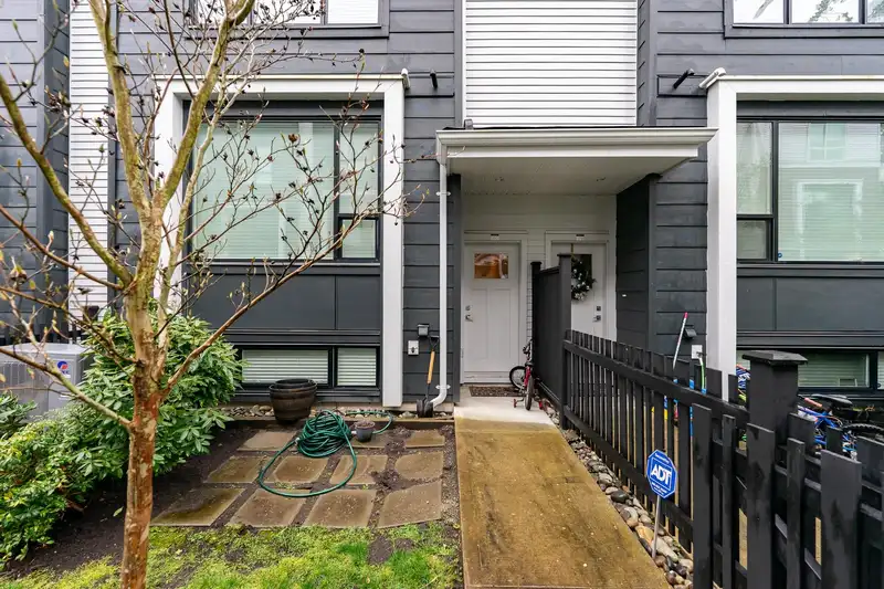 180 2277 OAK MEADOWS DRIVE - photo 1 of 40