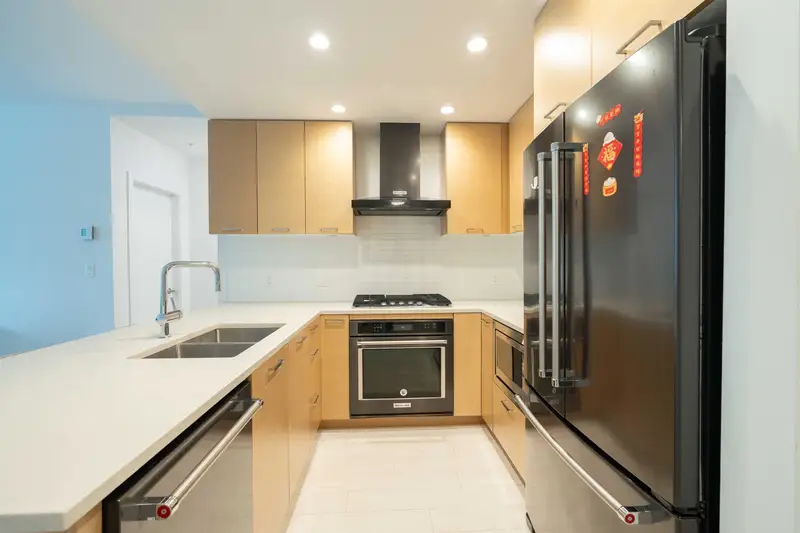 303 3581 ROSS DRIVE - photo 2 of 12