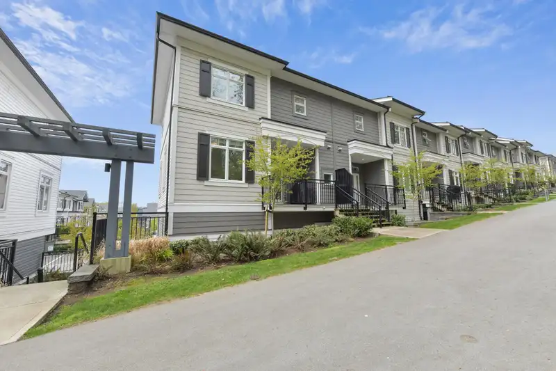 44 2070 OAK MEADOWS DRIVE - photo 1 of 37