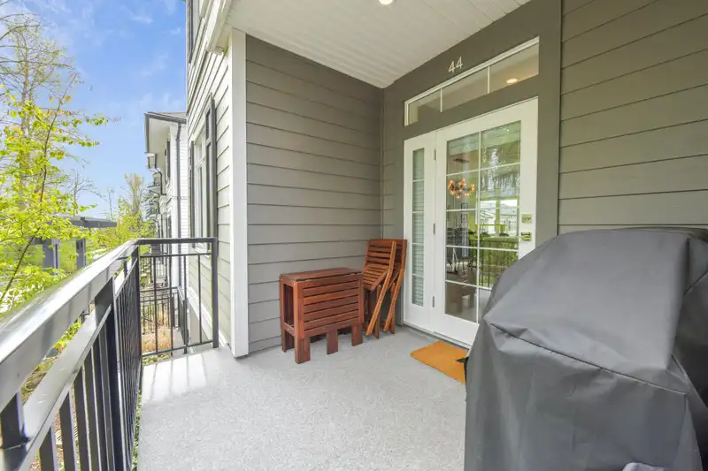 44 2070 OAK MEADOWS DRIVE - photo 3 of 37