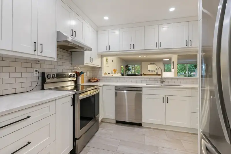 107 15282 19 AVENUE - photo 4 of 32