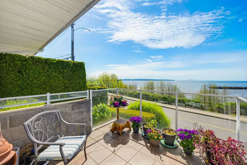 105 15165 MARINE DRIVE - photo 1 of 35