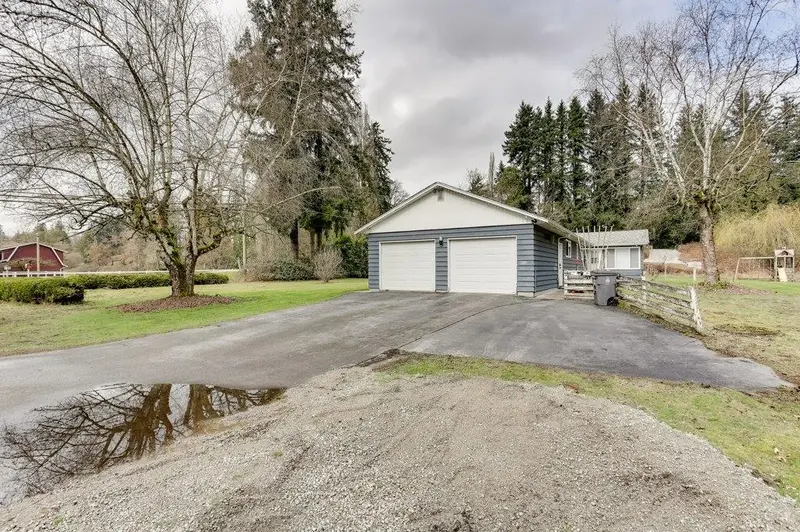 8964 184 STREET - photo 3 of 21