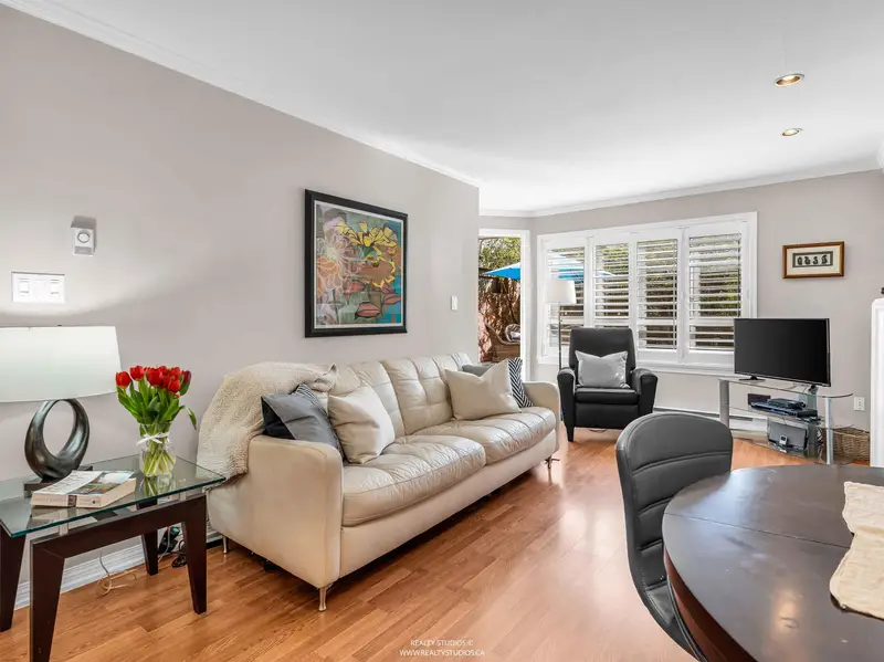 109 555 W 14TH AVENUE - photo 4 of 25