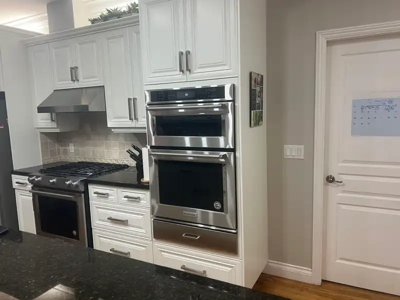16383 10 AVENUE - photo 2 of 23