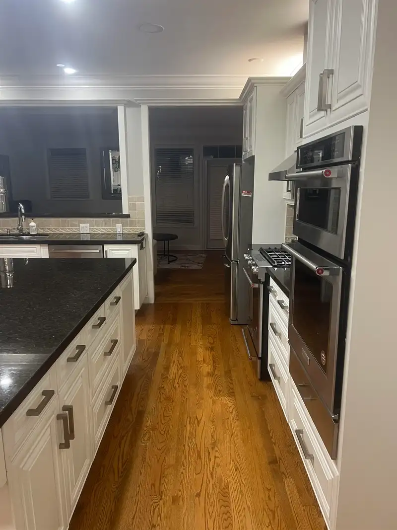 16383 10 AVENUE - photo 3 of 23