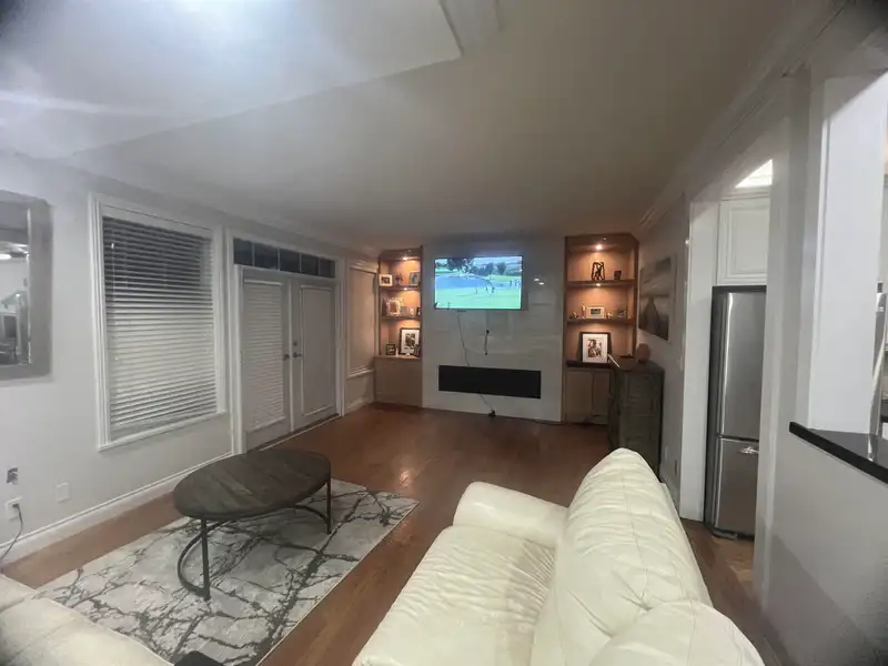 16383 10 AVENUE - photo 4 of 23