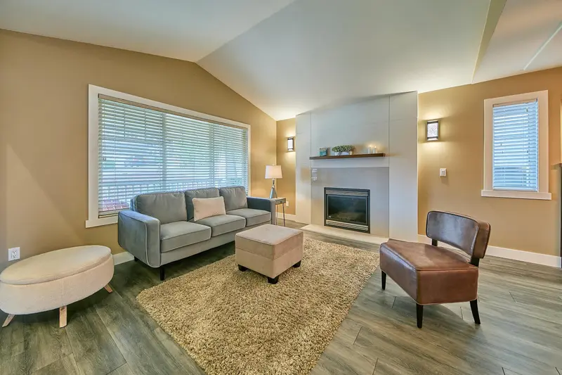 11640 RITCHIE AVENUE - photo 3 of 25