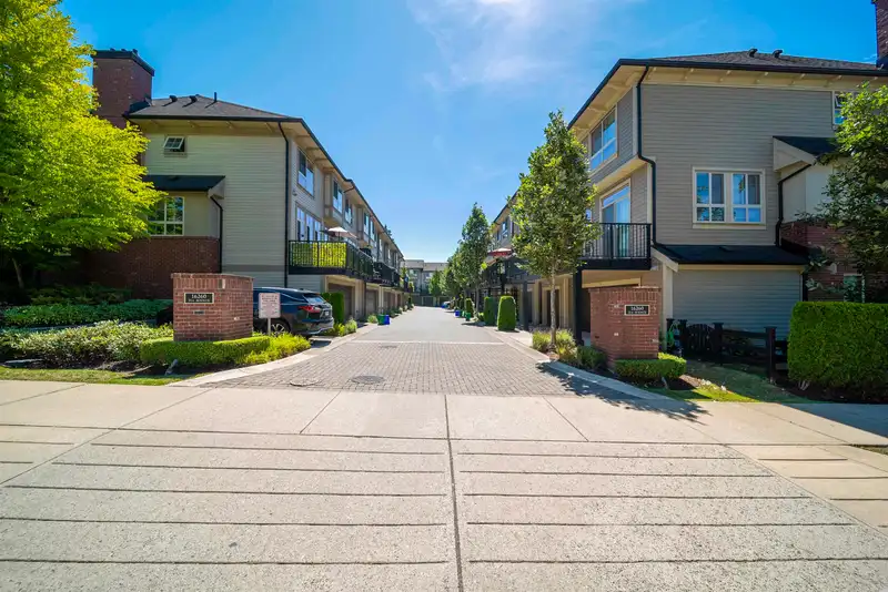 10 16260 23A AVENUE - photo 1 of 40