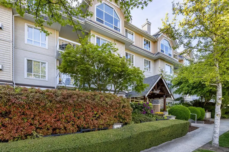 208 1685 152A STREET - photo 3 of 25