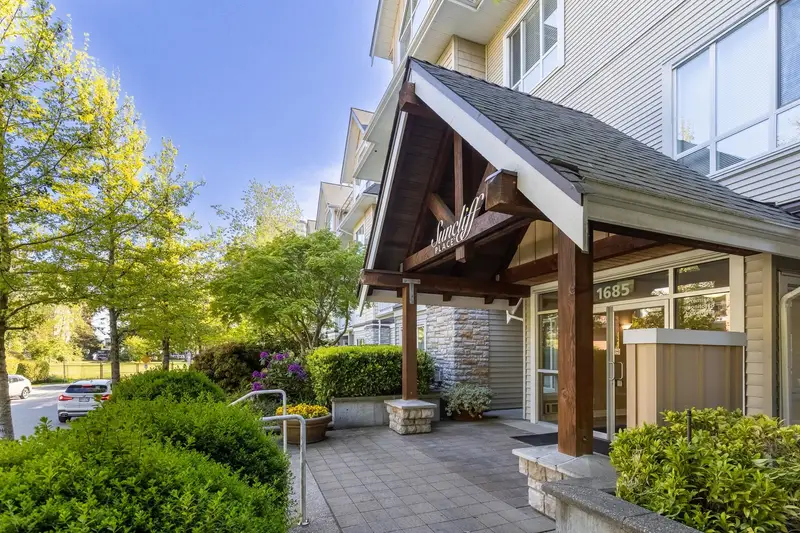 208 1685 152A STREET - photo 4 of 25