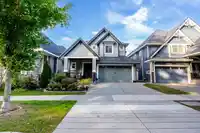 16943 0A AVENUE - thumbnail 2