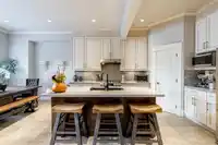 16943 0A AVENUE - thumbnail 8