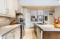 16943 0A AVENUE - thumbnail 9