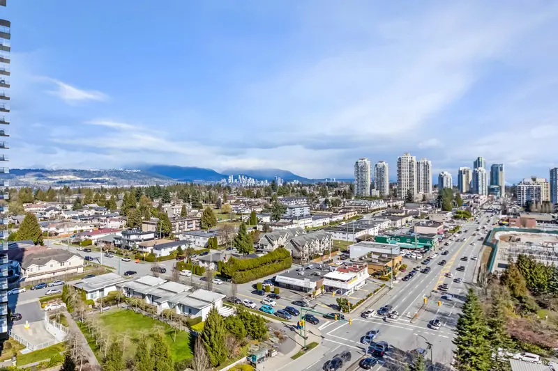 1501 6659 SOUTHOAKS CRESCENT - photo 2 of 23