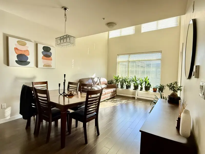 PH16 5288 GRIMMER STREET - photo 1 of 19