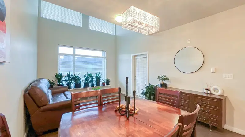 PH16 5288 GRIMMER STREET - photo 4 of 19