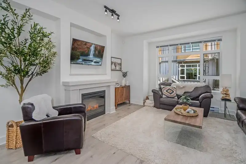 82 2979 156TH STREET - photo 3 of 31