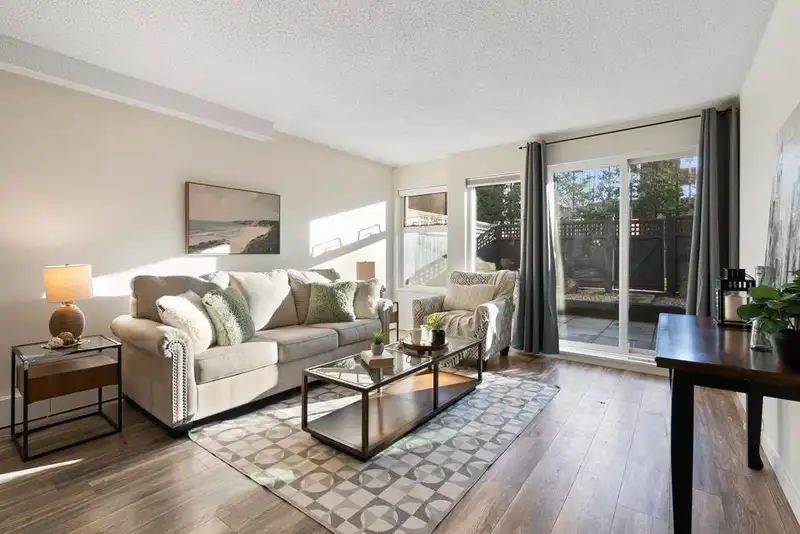 109 1850 E SOUTHMERE CRESCENT - photo 1 of 33