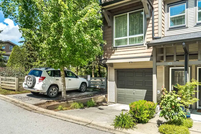 123 2729 158 STREET - photo 2 of 40