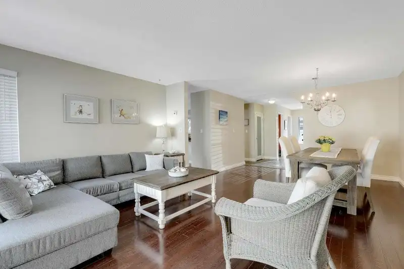 110 16335 14 AVENUE - photo 3 of 25